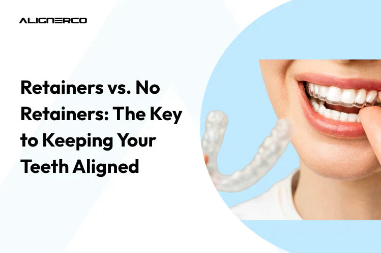 Een meisje lacht met één beugel op haar tanden en één in haar hand